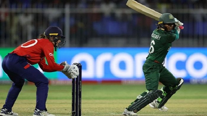লড়াই করে হারল বাঘিনীরা