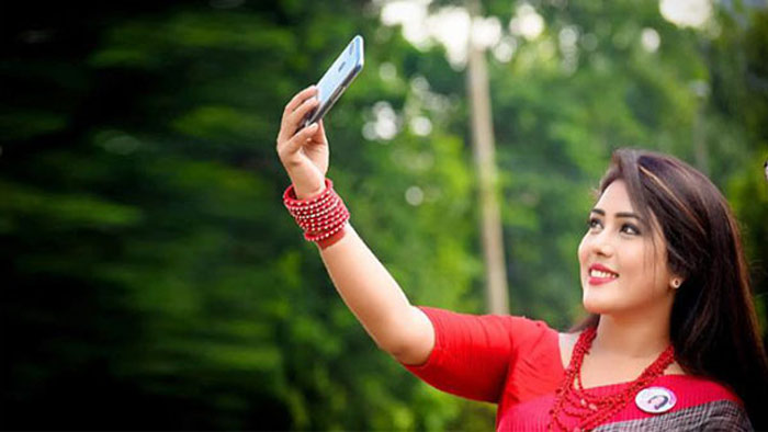 আপনি কেমন মানুষ তা বলে দেবে সেলফি