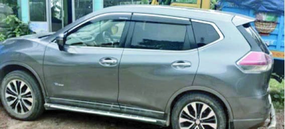 মাধবপুর সীমান্তে বিলাসবহুল গাড়ি সহ আটক দুই