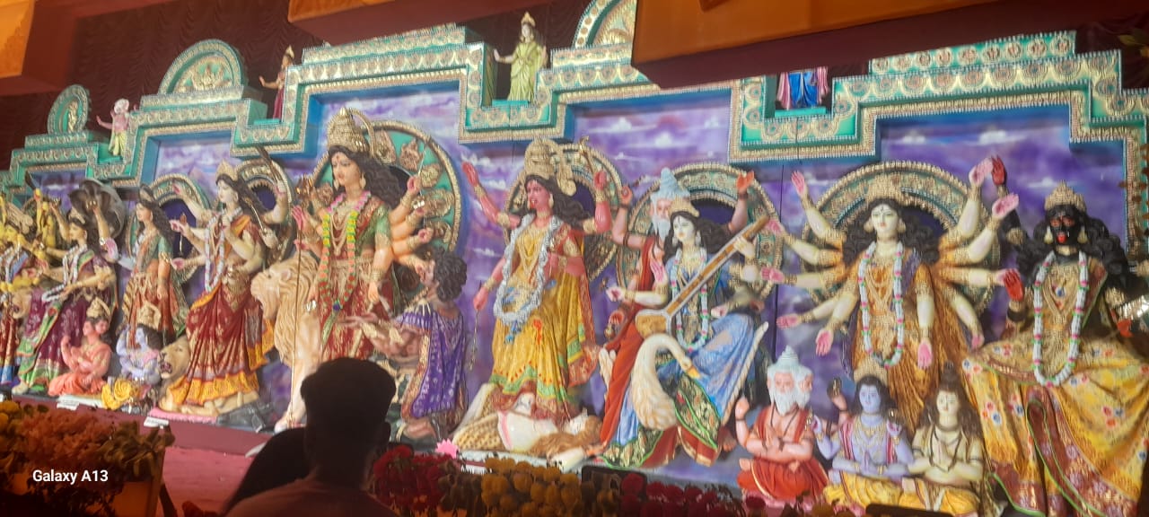 ৫২ তম বর্ষে পদার্পণ করলো নিউমার্কেটের ৫৪ পল্লীর সার্বজনীন দুর্গোৎসব