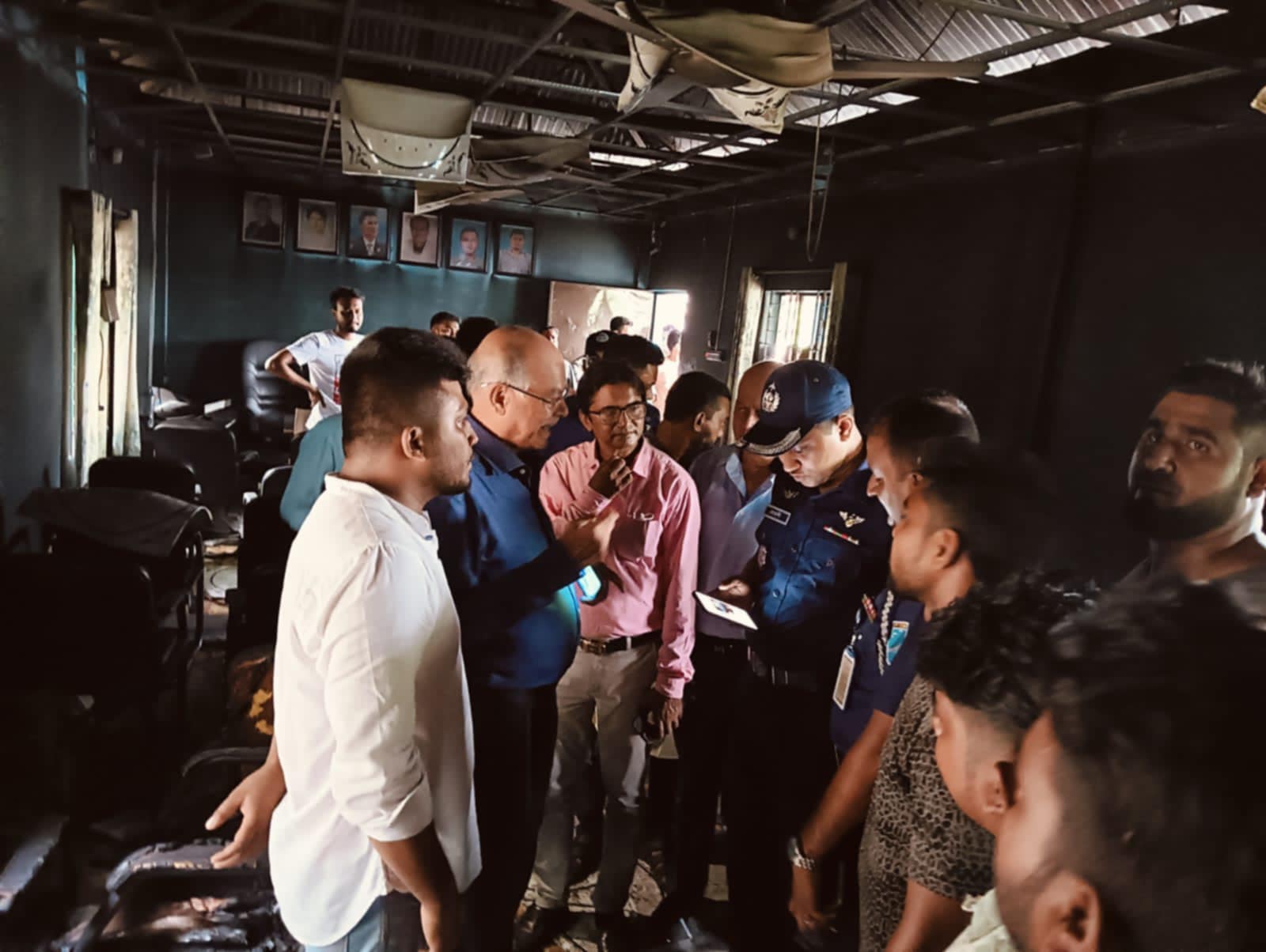 রূপগঞ্জে গভীর রাতে বিএনপির কার্যালয়ে দূর্বৃত্তের আগুন