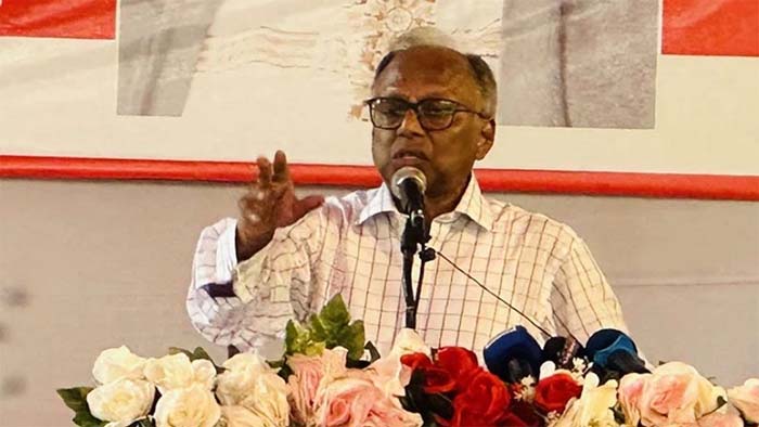 স্বাধীনতা পেয়ে বাড়াবাড়ি করবেন না: মাহমুদুর রহমান