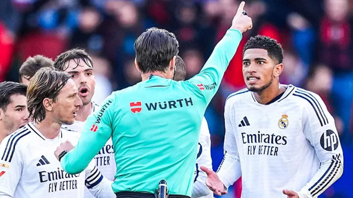 শীর্ষস্থান হারানোর শঙ্কায় রিয়াল