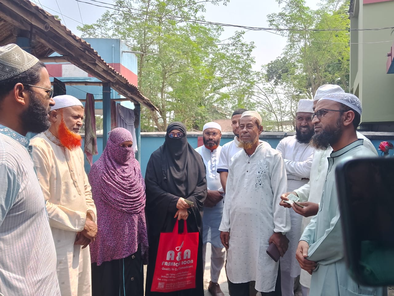 আত্রাইয়ে ২৪ এর আন্দোলনে নিহতের পরিবারকে জামাতের ঈদ উপহার