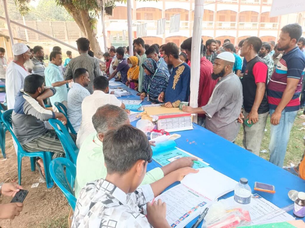 উৎসবমূখর পরিবেশে দিনাজপুর নির্মাণ মিস্ত্রি শ্রমিক ইউনিয়নের ত্রি-বার্ষিক নির্বাচন অনুষ্ঠিত