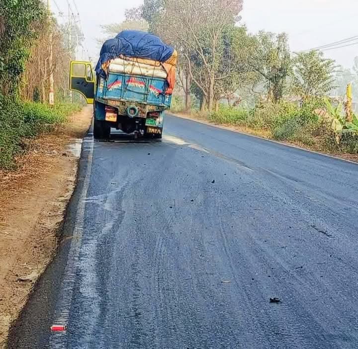 দক্ষিণ চট্টগ্রামে লবণবাহী ট্রাকের কারণে সড়ক দুর্ঘটনার আশঙ্কাজনক বৃদ্ধি