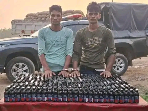 সিংড়ায় ৩৬৫ বোতল ফেন্সিডিলসহ দুই ভাই গ্রেফতার