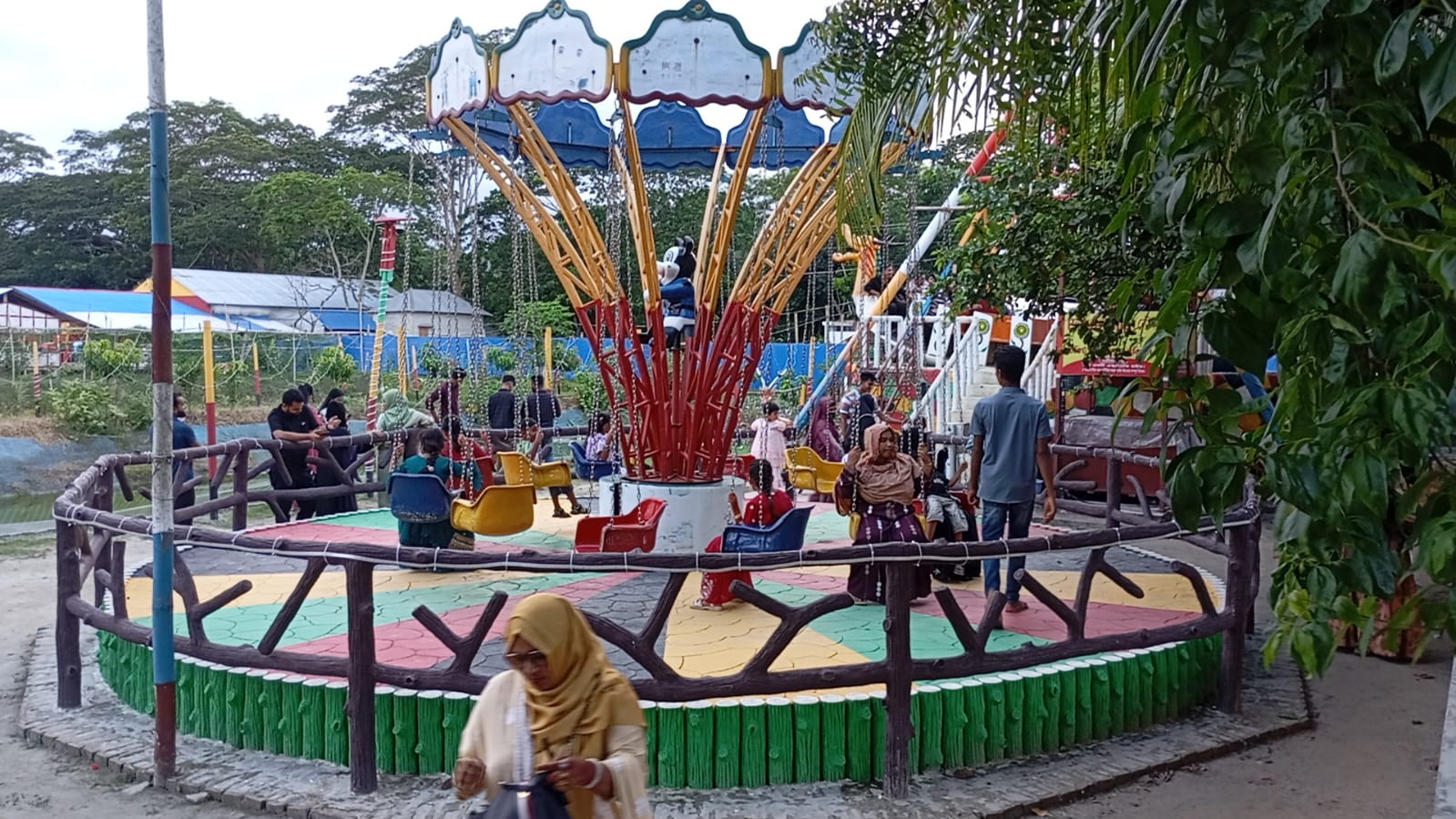 কুঞ্জলতা ফুড পার্ক:-গ্রামের বুকে ফুটে ওঠা এক সবুজ স্বপ্ন