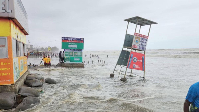 লণ্ডভণ্ড কক্সবাজার উপকূল