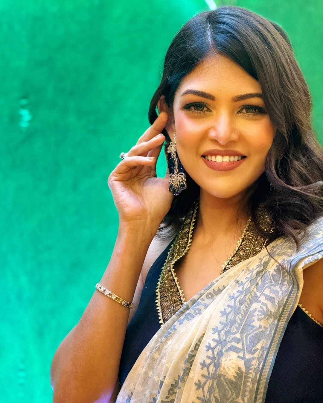 মেয়েদের ফেসবুক আইডির নাম