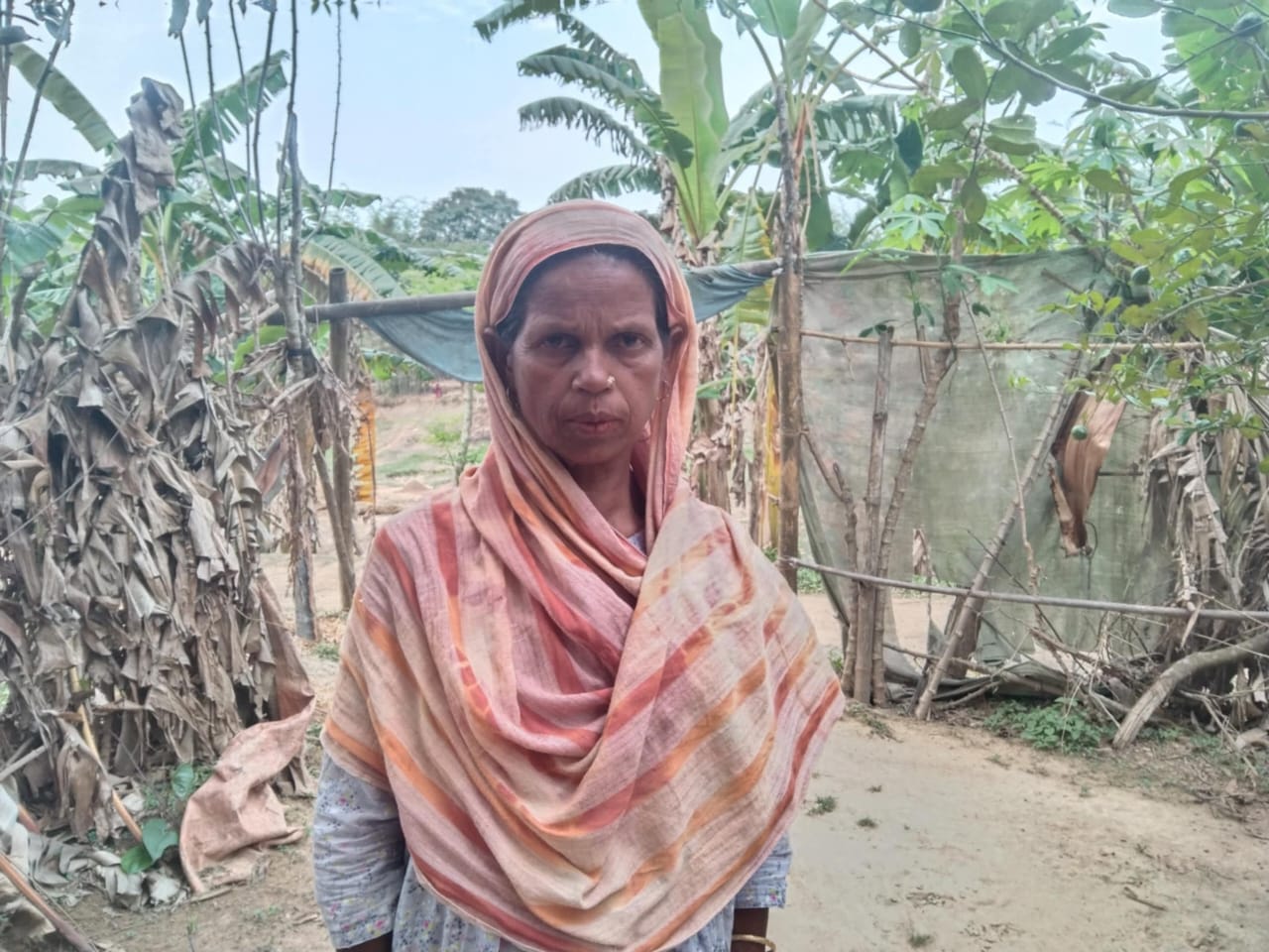 গুচ্ছগ্রামে ঘর আছে, তবুও আশ্রয় নেই মমেনা বেগমের