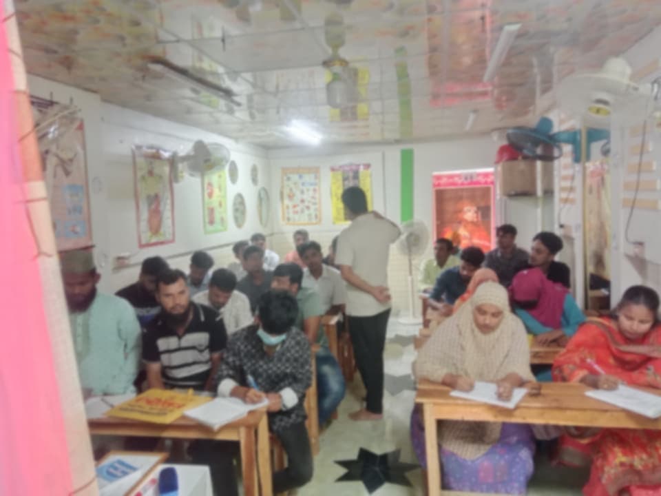 রাজশাহীর জনপ্রিয় ফার্মেসি ও পল্লী চিকিৎসক প্রতিষ্ঠান ‘’–এর ওরিয়েন্টেশন ক্লাসে শিক্ষার্থীদের উপচে পড়া ভিড়