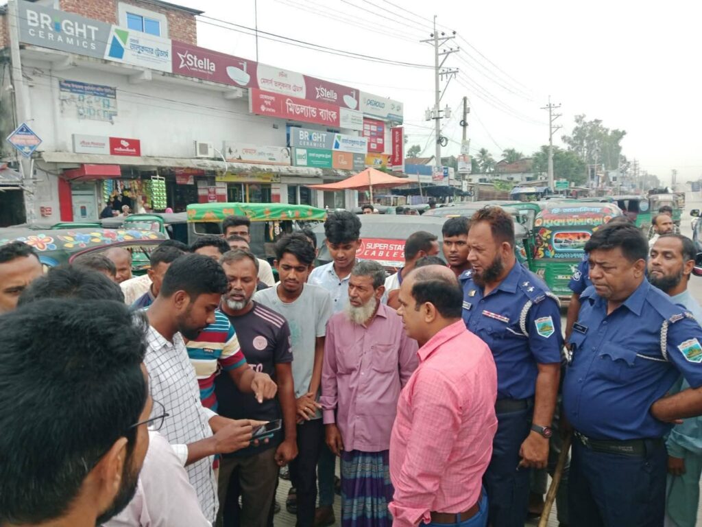 “চাঁদাবাজদের ছাড় নেই”— মোকামতলা থেকে ইউএনও’র কড়া বার্তা
