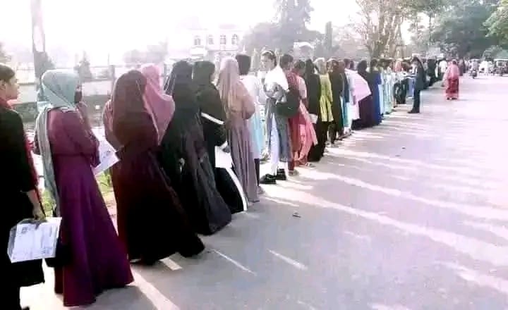 মেয়েদের সেনাবাহিনী মাঠে যা করনীয়