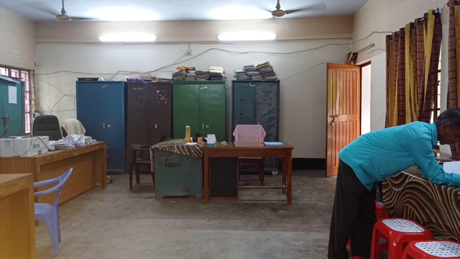 জলঢাকায় উপাধ্যক্ষের রুম ভাংচুরের অভিযোগ