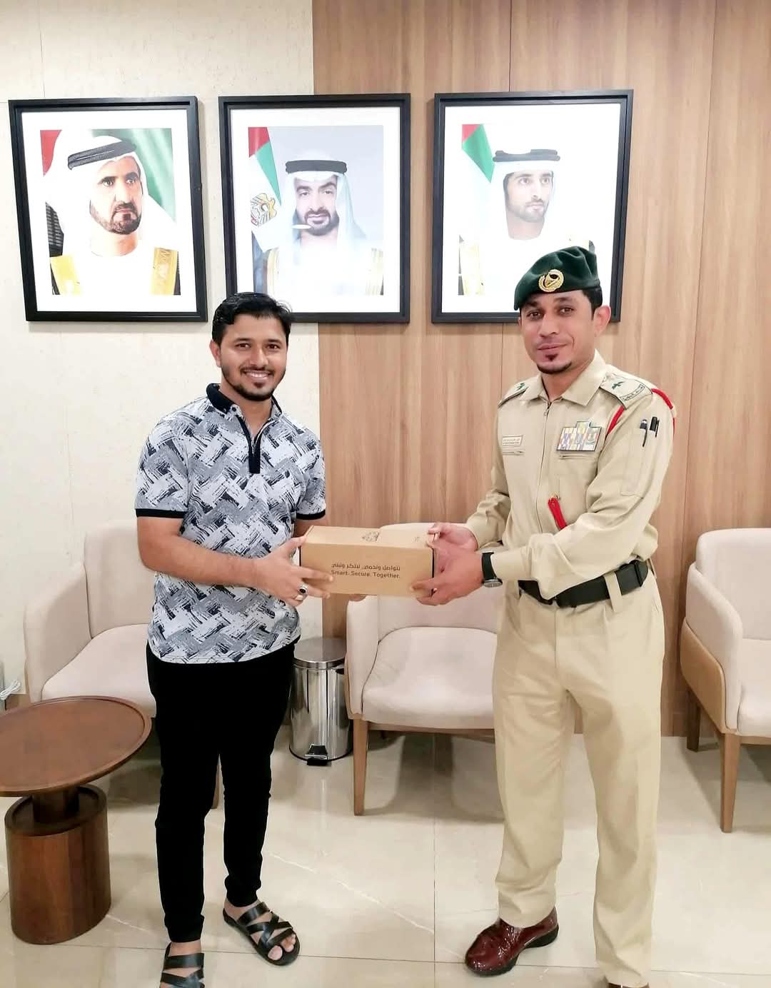 দুবাই পুলিশের সম্মাননা পেল বাংলাদেশি আজিজ