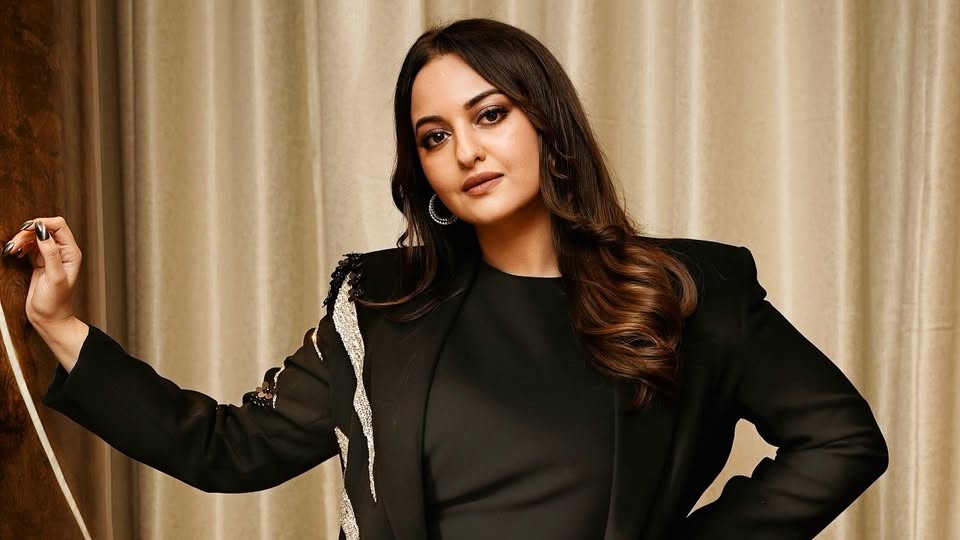 নিজের কাজে মন দিন : সোনাক্ষী