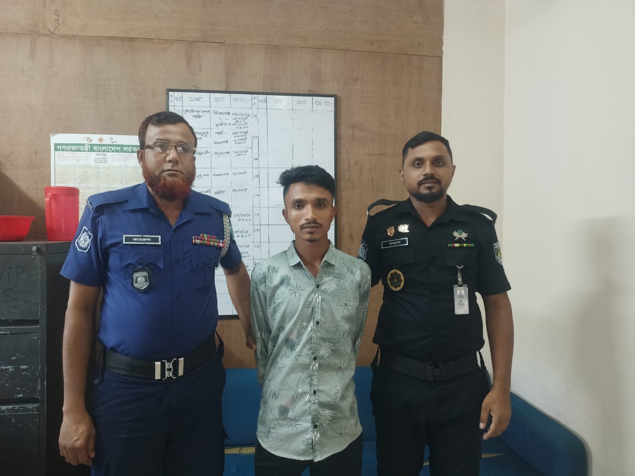 সোনাতলায় পুলিশ ও র্যাবের যৌথ অভিযানে অপহরণের ১৬ দিন পর স্কুল ছাত্রী উদ্ধার, অভিযুক্ত জেল হাজতে