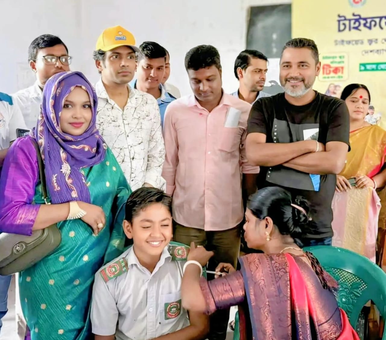 পাইকগাছার সোলাদানা ইউপিতে টাইফয়েড ক্যাম্পেইনের উদ্বোধন করেন এস.এম. এনামুল হক