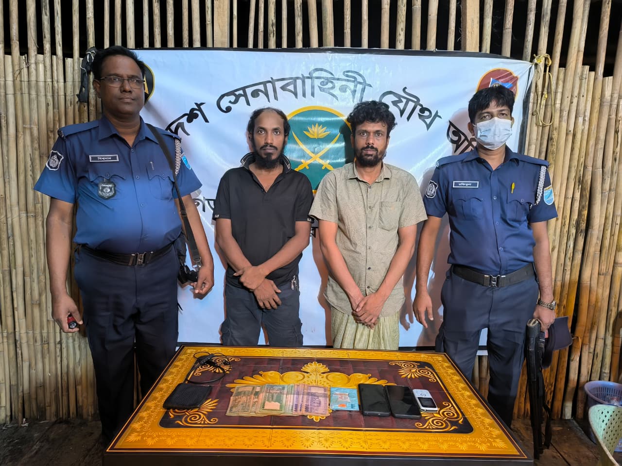 আশুলিয়ায় জামগড়া আর্মি ক্যাম্প সেনাবাহিনীর অভিযানে ইয়াবাসহ দুই মাদক ব্যবসায়ী আটক
