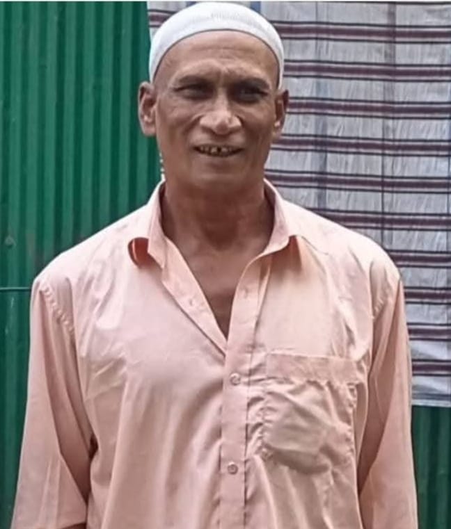 নিখোঁজের একদিন পর ভ্যান চালককে মরদেহ ঝোঁপ থেকে উদ্ধার