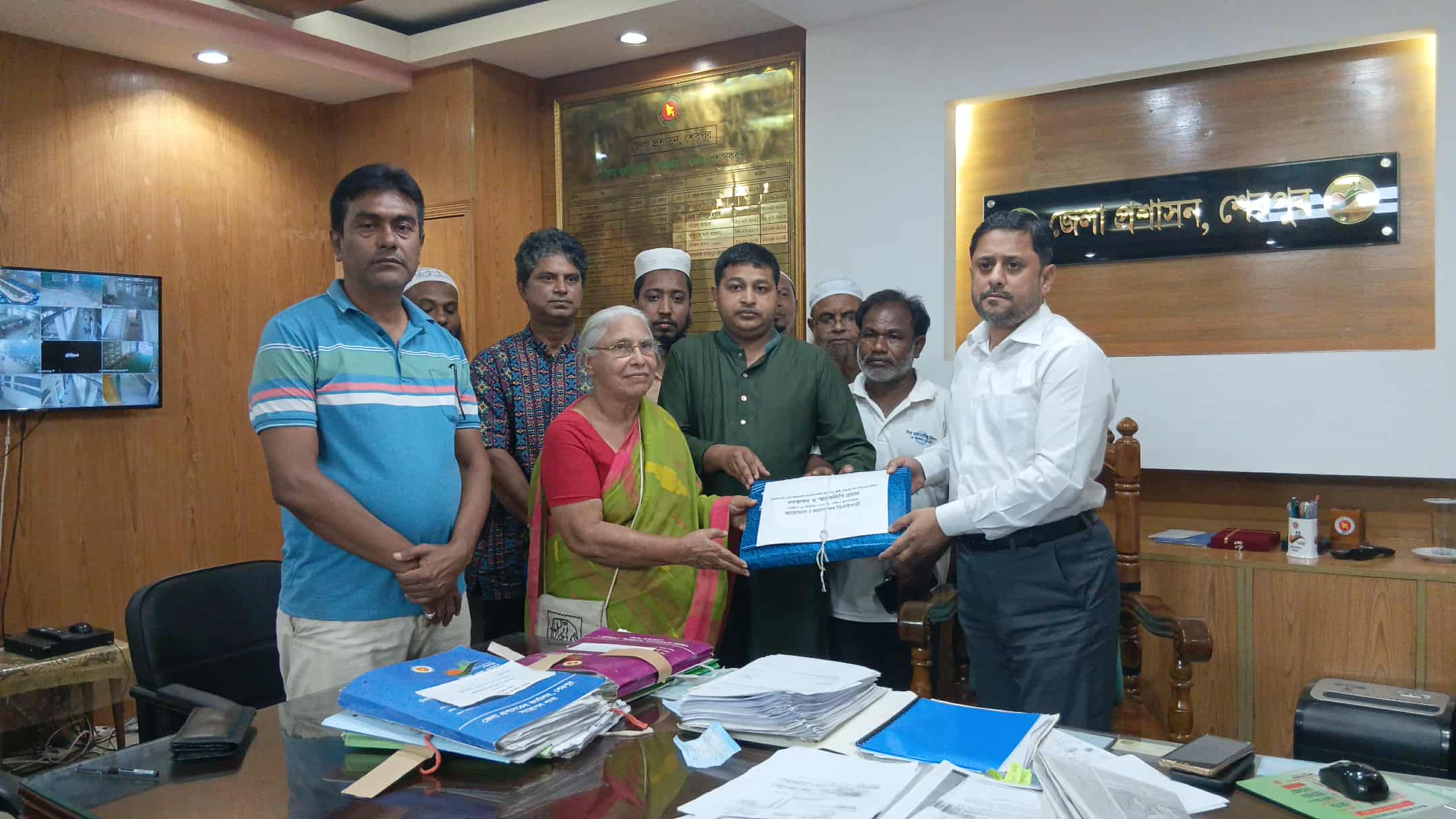 ঝিনাইগাতীর মহারশি নদীর দুই পাড়ে বাঁধ নির্মাণের দাবিতে গণস্বাক্ষর সংগ্রহ
