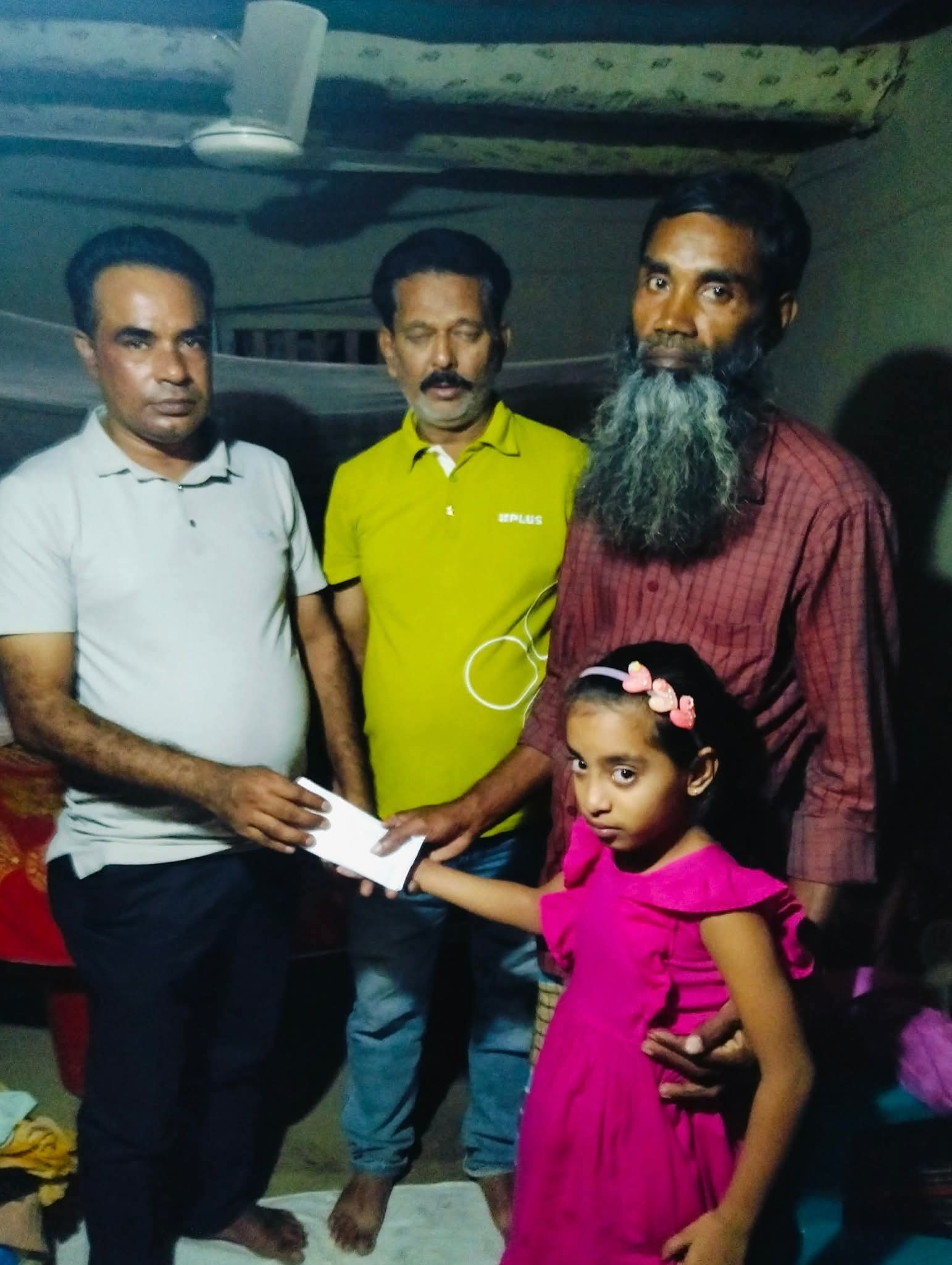 হৃদরোগে আক্রান্ত শিশু সাবিহার পাশে লায়ন তারিকুল ইসলাম রিপন