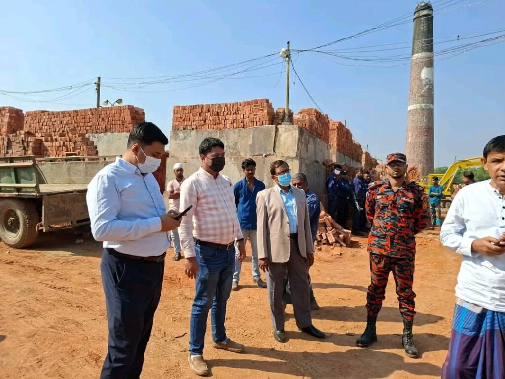 ময়মনসিংহ পরিবেশ অধিদপ্তর, জেলা ও উপজেলা প্রশাসনের যৌথ উদ্যোগে অবৈধ ইটভাটার বিরুদ্ধে মোবাইল কোট পরিচালিত