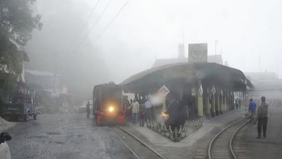 কাঁপছে দার্জিলিং