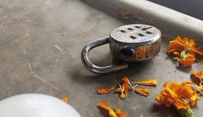 তাড়াশে বৈষ্ণবীয় আখড়া মন্দিরে চুরি ‎গোপাল ঠাকুরের মূর্তি ও নগদ অর্থ লুট