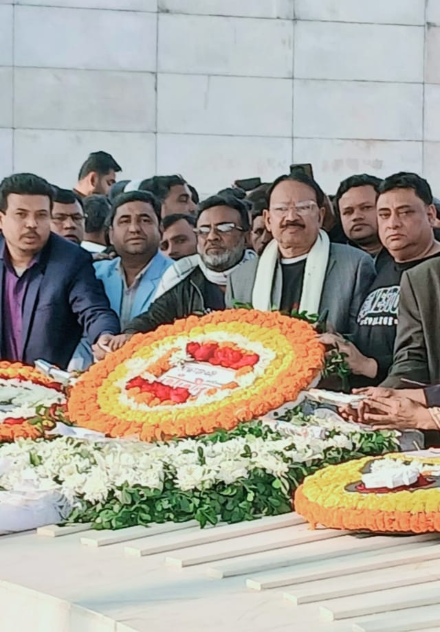 সদ্য প্রয়াত বেগম খালেদা জিয়ার সমাধিতে কেন্দ্রীয় তাঁতীদলের শ্রদ্ধাঞ্জলি