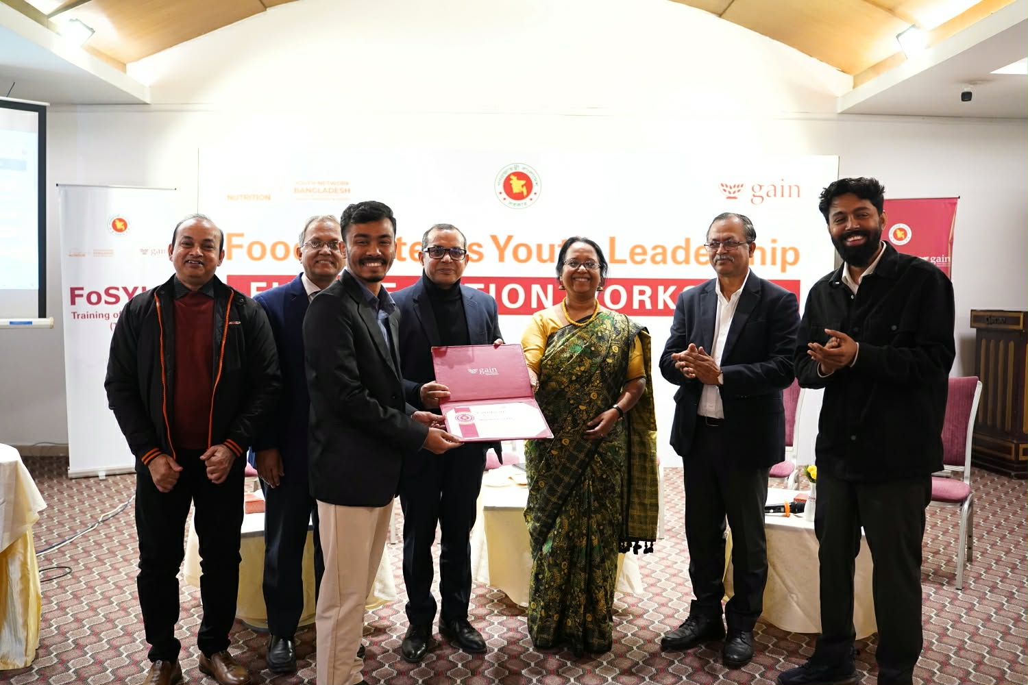 ফুড সিস্টেমস উদ্যোগে লালমনিরহাটের মিনহাজুল ইসলাম পেলেন ‘Certificate of Excellence’