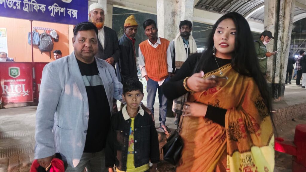 <span>জিএম রাশেদ : নিজস্ব প্রতিবেদক / </span>কমলাপুরে পথ শিশুদের মাঝে শীতবস্ত্র বিতরণ