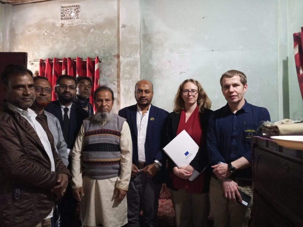 <span>মকবুল হোসেন, ময়মনসিংহ / </span>ইউরোপীয় ইউনিয়ন নির্বাচন পর্যবেপক্ষ দলের ময়মনসিংহ ১০ গফরগাঁও জাতীয় পার্টির প্রার্থীর সাথে মতবিনিময় অনুষ্ঠিত