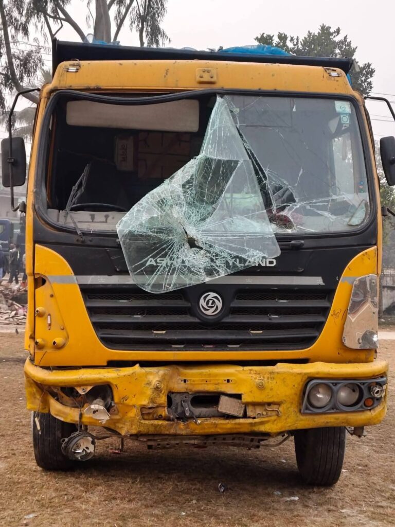 <span>গোলজার রহমান ধামইরহাট (নওগাঁ)প্রতিনিধি / </span>ধামইরহাটে ড্রাম ট্রাকের চাকায় পিষ্ট হয়ে অজ্ঞাত নারীর মৃত্যু