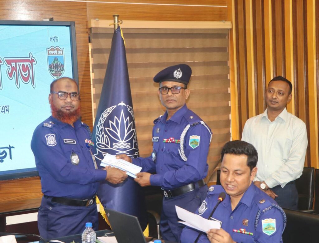 <span>মো. রাজিবুল ইসলাম বাবু, বিশেষ প্রতিনিধি / </span>বগুড়া সদর পুলিশ ফাঁড়ির ইনচার্জ হিসেবে শ্রেষ্ঠত্বের স্বীকৃতি পেয়েছেন নাটোরের শফিকুল ইসলাম