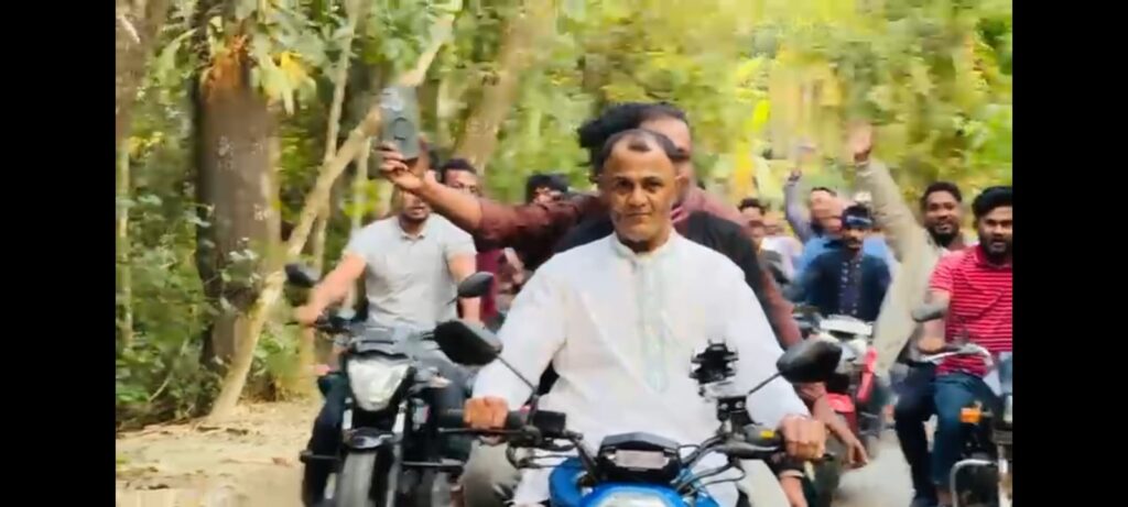 কালাদরাপে ধানের শীষের ভোট চেয়ে বিএনপি নেতার মিছিল