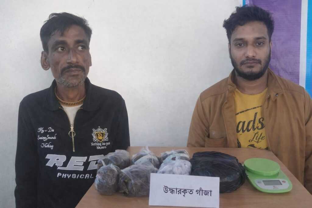 <span>খোকন হাওলাদার, সাভার (ঢাকা) প্রতিনিধি / </span>আশুলিয়ায় ১ কেজি ১০০ গ্রাম গাঁজাসহ দুই চিহ্নিত মাদক কারবারি গ্রেফতার