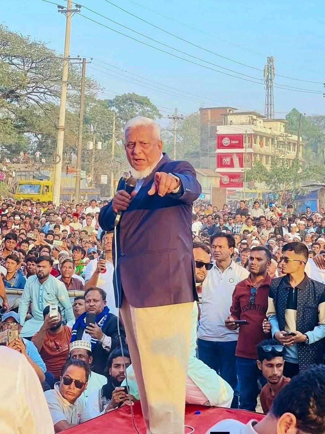 উখিয়ায় ধানের শীষ মার্কার শেষ নির্বাচনী পথসভা অনুষ্ঠিত