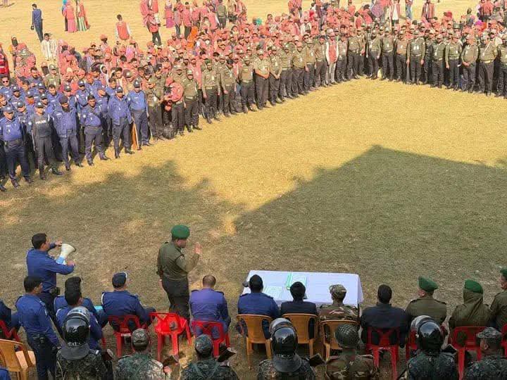 ঈশ্বরদীতে পুলিশ ও আনসারদের ব্রিফিং প্যারেড অনুষ্ঠিত