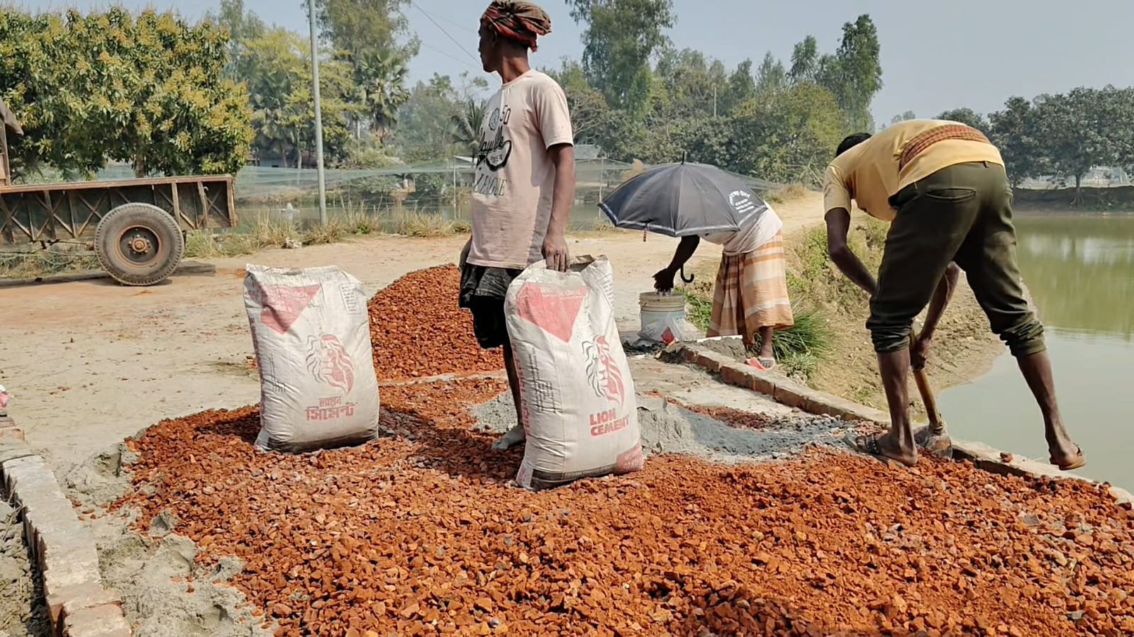 সিংড়ায় সরকারি কাজে অনিয়মের অভিযোগ