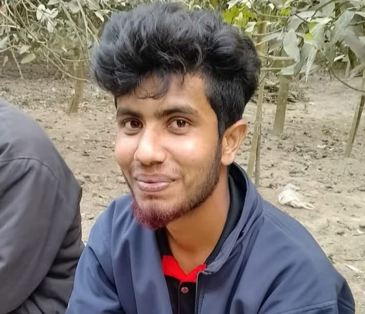 স্বরাষ্ট্রমন্ত্রীকে ঘুষি ও ওসিকে বান্দরবান পাঠানোর হুমকি: বাগাতিপাড়ায় প্রতারণার অভিযোগে যুবক