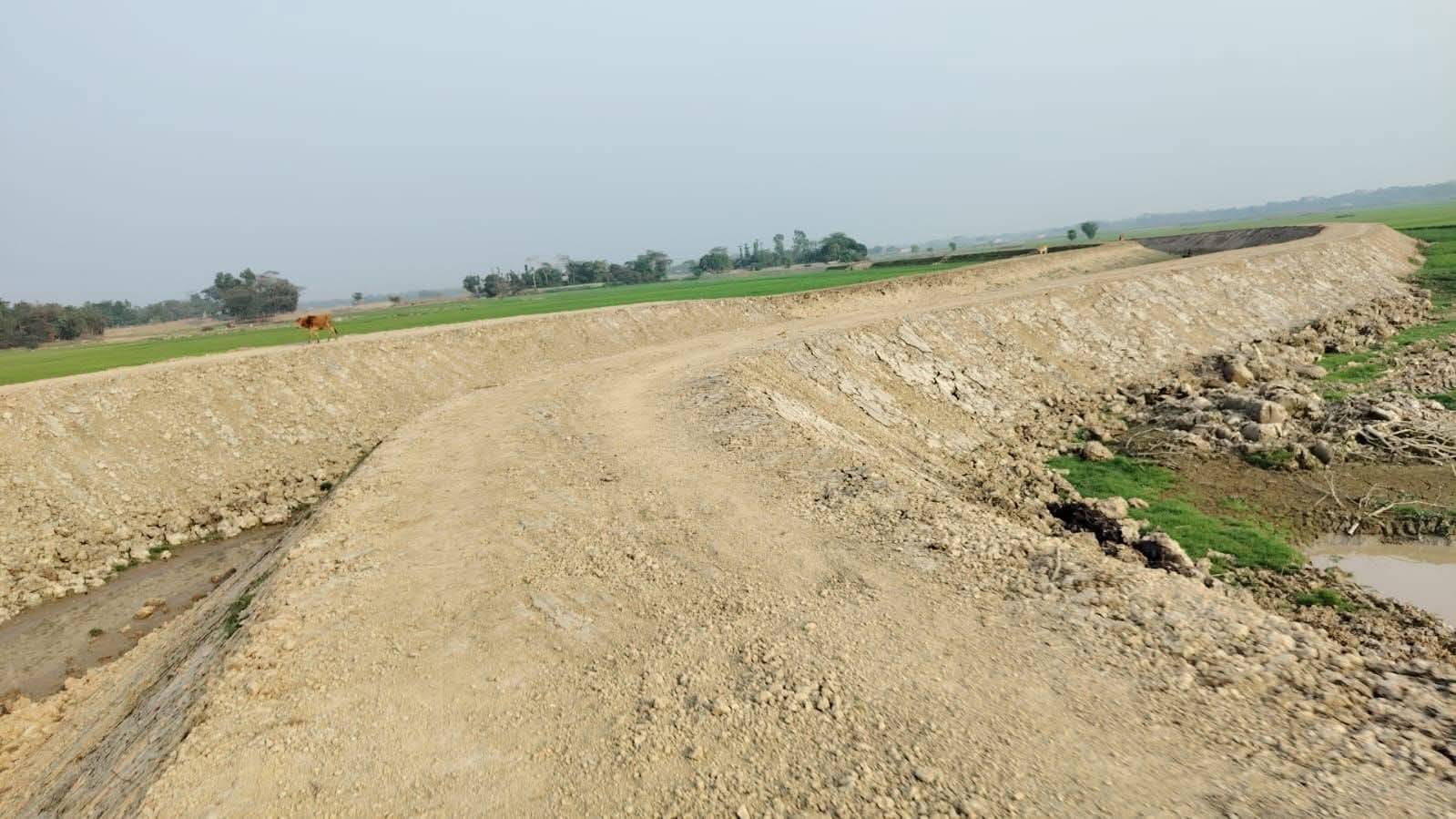 ছাতকে হাওর রক্ষা বাঁধ পরিদর্শন করেছেন হাওর ও নদী রক্ষা আন্দোলনের নেতৃবৃন্দ