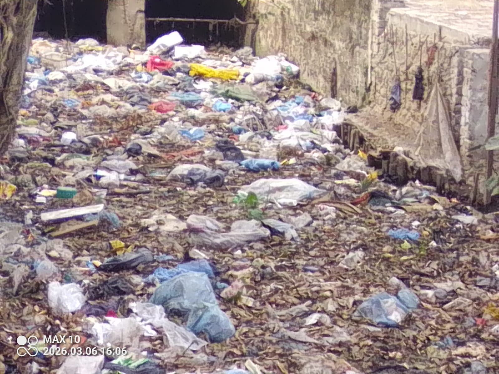 জলাবদ্ধতায় নাকাল ফেনীর আবু বক্কর সড়ক