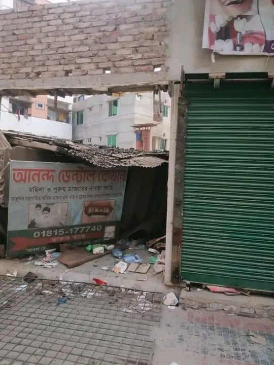 ফেনীতে গভীর রাতে আনন্দ মেডিসিন সেন্টারে হামলা