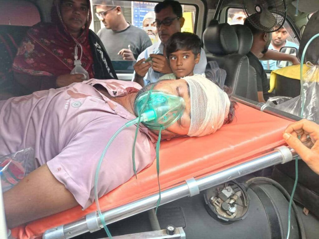 বিকাশ এজেন্টকে কুপিয়ে ১০ লাখ টাকা ছিনতাই