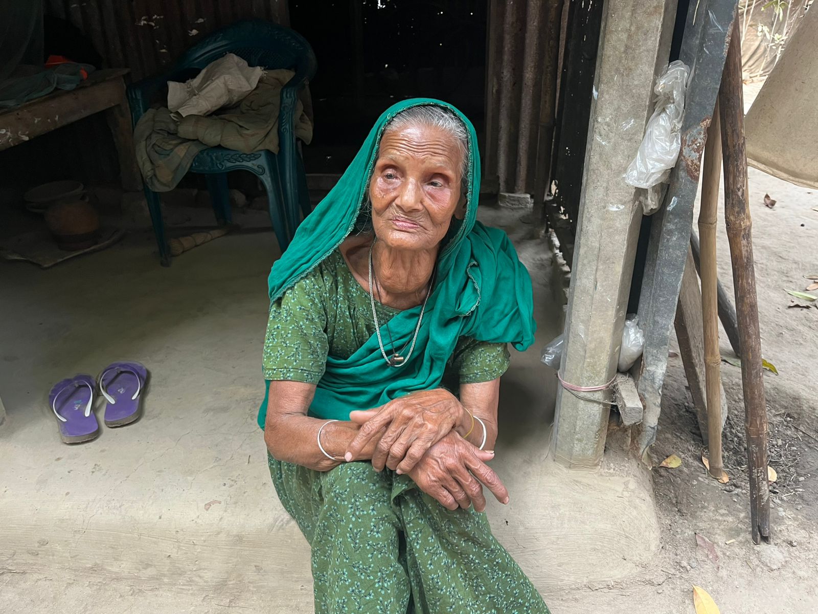 রিজিয়া বেগমের মানবেতর জীবন: রমজানে পান্তাভাতেই কাটছে দিন