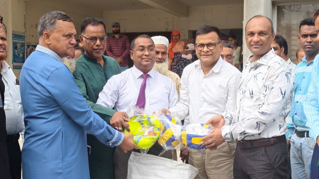 গ্রাম্য আদালতের বিচার ব্যবস্থার উপর জোর দেন এম পি সেলিম রেজা