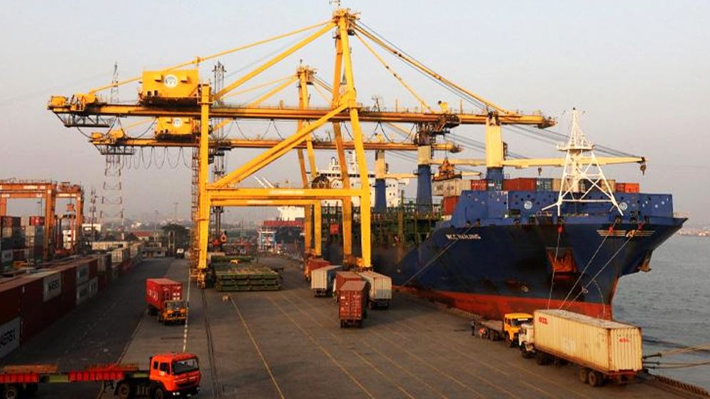 চট্টগ্রাম বন্দরে ২৭ হাজার টন ডিজেলবাহী ট্যাংকার, পথে আরও ৪টি