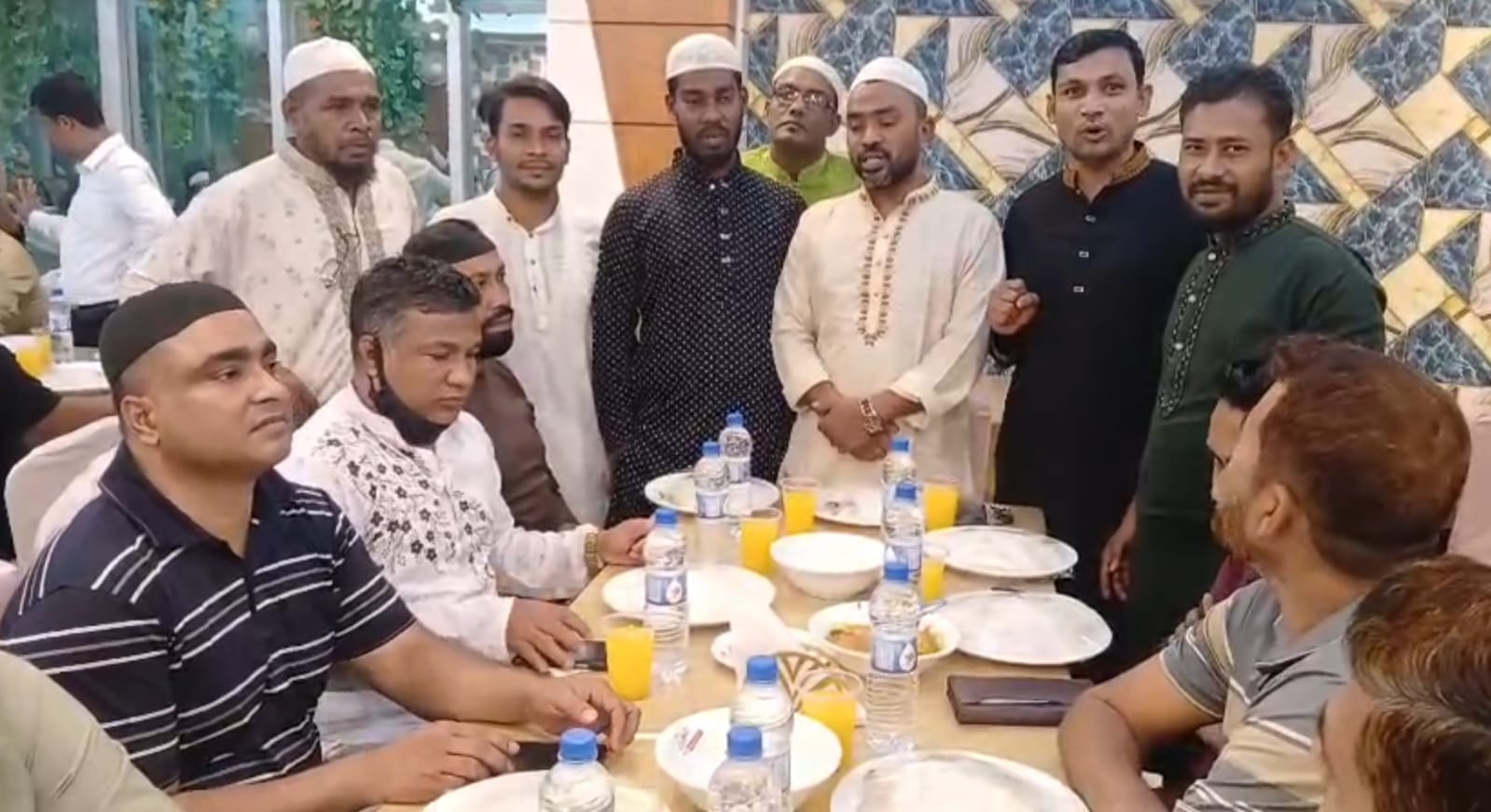 নোয়াখালীতে তৃণমূল আ’লীগের উদ্যেগে দোয়া ও ইফতারের আয়োজন